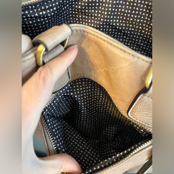 Antik Kraft Shoulder Bag - Picture 9 of 14